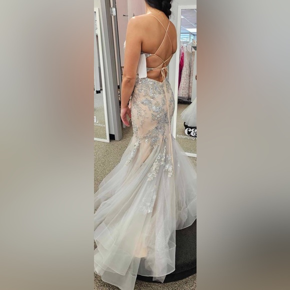 Beautiful Mermaid corset tie back formal gown - Picture 2 of 3